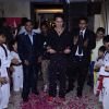 Tiger Shroff was given a floral welcome by the students