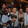 Aamir Khan poses with photographers at Young Inspirators Seminar