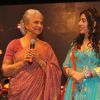 Waheeda Rehman addresses Suresh Wadkar's Musical Concert