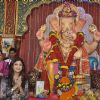 Shilpa Shetty seeks blessings from Andhericha Raja