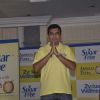 Sanjeev Kapoor greets the audience at Donate Your Calories Sugarfree Campaign