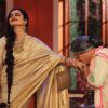 Rekha performs with dadi on Comedy Nights with Kapil