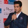 Zayed Khan addressing the audience at Mukesh Batra's Photo Exhibition