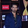 Shahid Kapoor poses for the media at Star Guild Awards