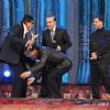 Shah Rukh Khan was snapped taking blessings from Amitabh Bachchan at Stardust Awards 2014