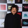 Pankaj Udhas poses for the media at Radio Mirchi Awards