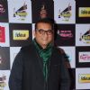 Abhijeet Bhattacharya poses for the media at Radio Mirchi Awards