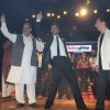ShahRukh Khan Shows some moves to Amar Singh at Dadasaheb Phalke Film Foundation Award