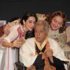 Karisma Kapoor clicks a selfie with Shashi Kapoor and Reema Jain