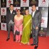 Sanjeev Kapoor and Ranveer Brar at Star Parivaar Awards 2015