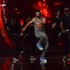 Varun Dhawan Promotes ABCD 2 on India's Got Talent Season 6