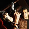 Salman Khan showing rifle | Wanted Photo Gallery