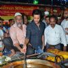 Riteish Deshmukh trying his hand at cooking at Mohammed Ali Road