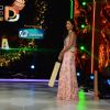 Katrina Kaif snapped playing cricket during the Promotions of Phantom on Jhalak Dikhla Jaa 8