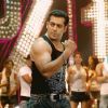Salman Khan : Salman Khan dancing in 10 Ka Dum