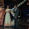 Mini Mathur at Indian Idol Special Episode With Mini Mathur and Farah Khan