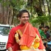 Vivek Oberoi and Family Brings Home Ganesha!