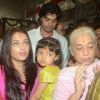 Aishwarya Rai Bachchan visits Sion Ganpati Mandal