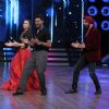 Akshay Kumar, Prabhu Deva and Amy Jackson for Promotions of Singh is Bliing on DID Season 5