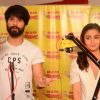 Alia and Shahid Go Live for Promotions of Shaandaar at Radio Mirchi