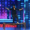 Akshay Kumar's Big Entry for Promotions of Singh is Bling on Dance Plus