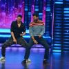 Akhsay Kumar Shakes a Leg with Prabhu Deva During Promotions of Singh is Bling on Dance Plus