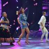 Alia Bhatt performs at the Promotions of Shaandaar on 'I Can Do That'
