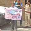 Amitabh Bachchan Fan With a Banner Came to Meet Big B