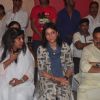 Priya Dutt and Sanjay Nirupam at Prayer Meet of Ravindra Jain