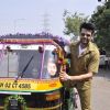 Manish Paul : Manish Paul Turns Autorickshaw Driver for Mission Sapne