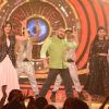 Daisy Shah and Zarine Shakes a Leg With Salman During Promotions of Hate Story 3 on Bigg Boss 9 Nau