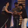 Ajay-Atul Receives Award from Tabu at Filmfare Awards - Marathi 2015