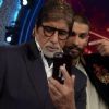 Ranveer Singh : Amitabh Bachchan and Ranveer Singh Clicks Selfir on Aaj Ki Raat Hai Zindagi Show