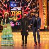 Manish Paul, Sunil Grover and Ranveer Singh Performs at Mirchi Top 20 Show