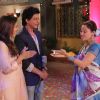 Kajol : Shah Rukh Khan and Kajol Visits Taarak Mehta Ka Ooltah Chashmah Sets