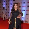 Amyra Dastur at Filmfare Awards 2016