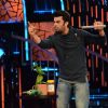 Manish Paul : Manish Paul Promotes 'Tere Bin Laden : Dead or Alive' on the sets of Bigg Boss 9