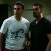 Akshay Kumar and Sunil Shetty looking shocked | De Dana Dan Photo Gallery