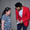 Ranveer Singh Gives his Autograph to his Kid Fan at Mehboob