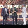 Anil Kapoor receives International Icon of the Year Award from Nana Patekar
