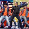 Salman Khan Performs at TOIFA Awards