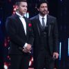 Shah Rukh Khan and Aditya Narayan on 'Sa Re Ga Ma Pa' 2016