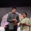 Jeetendra and Asha Bhosle at Dinanath Mangeshkar Award