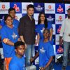 Mahesh Babu Felicitates Winners of 'Thumps Up Thunder Challenge'