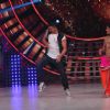 Akshay Kumar : Akshay Kumar on the sets of 'So You Think You Can Dance-Ab India Ki Baari'