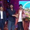 Akkineni Nagarjuna felicitates Chiranjeevi at 'Cinemaa Awards 2016'