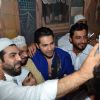 Varun Dhawan Celebrates 'Ramzan' at Mohammed Ali Road
