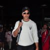 Airport Scenes: Akshay Kumar back from his holiday with wife twinkel & daughter Nitara