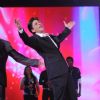 Shah Rukh Khan : Sharukh Khan doing DDLJ act at Music ka Maha Muqqabla