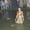 Kangana Ranaut perfoms pooja at 'Ganga Ghat' in Varanasi!